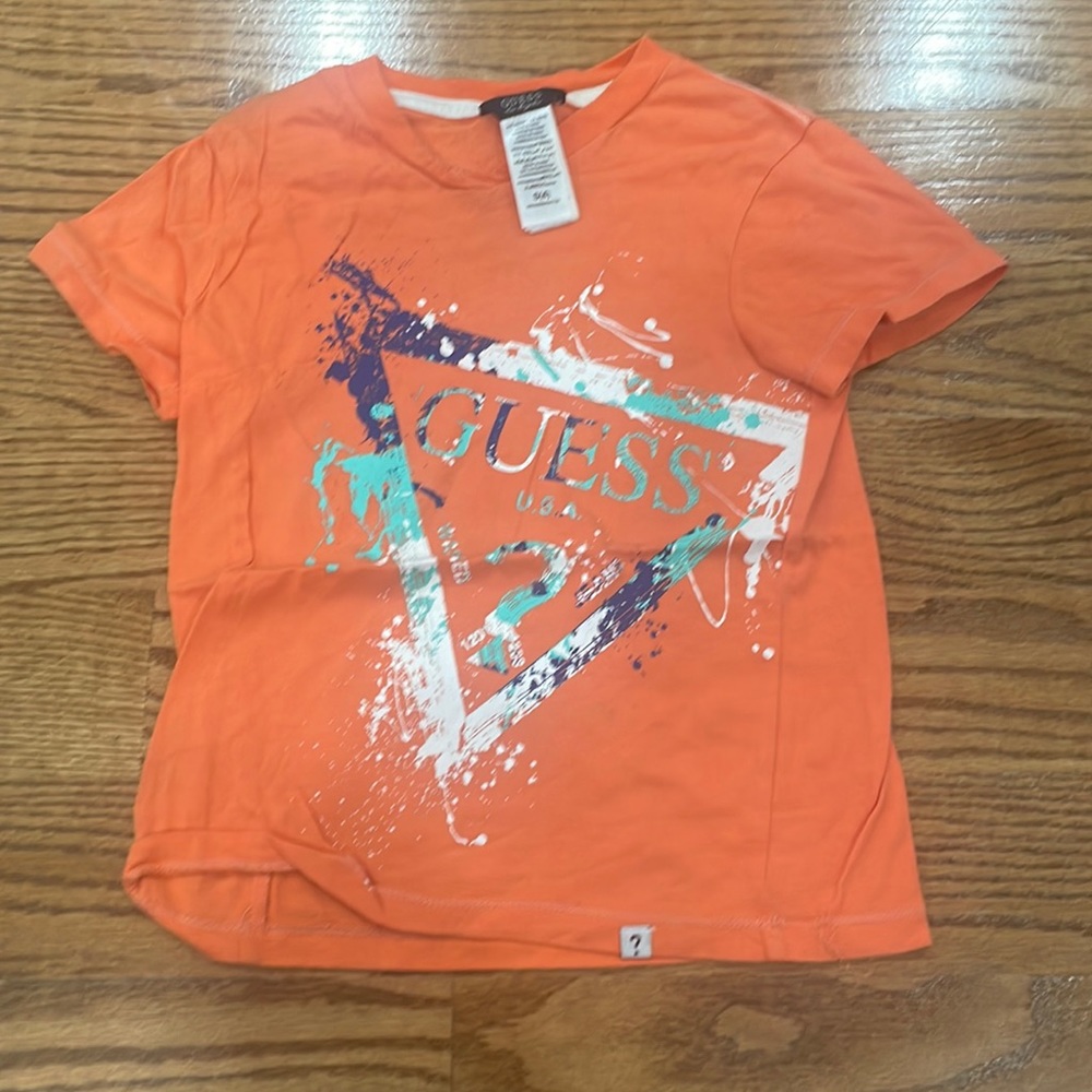 T shirt guess size 4 good condition kids